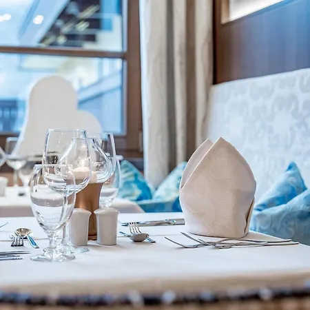 Mein Wurmkogel Отель 3*